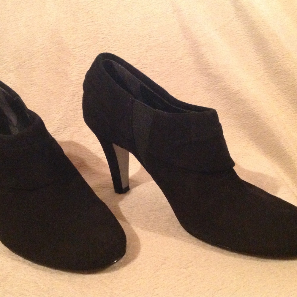 Tahari Black Suede Bootie Heel